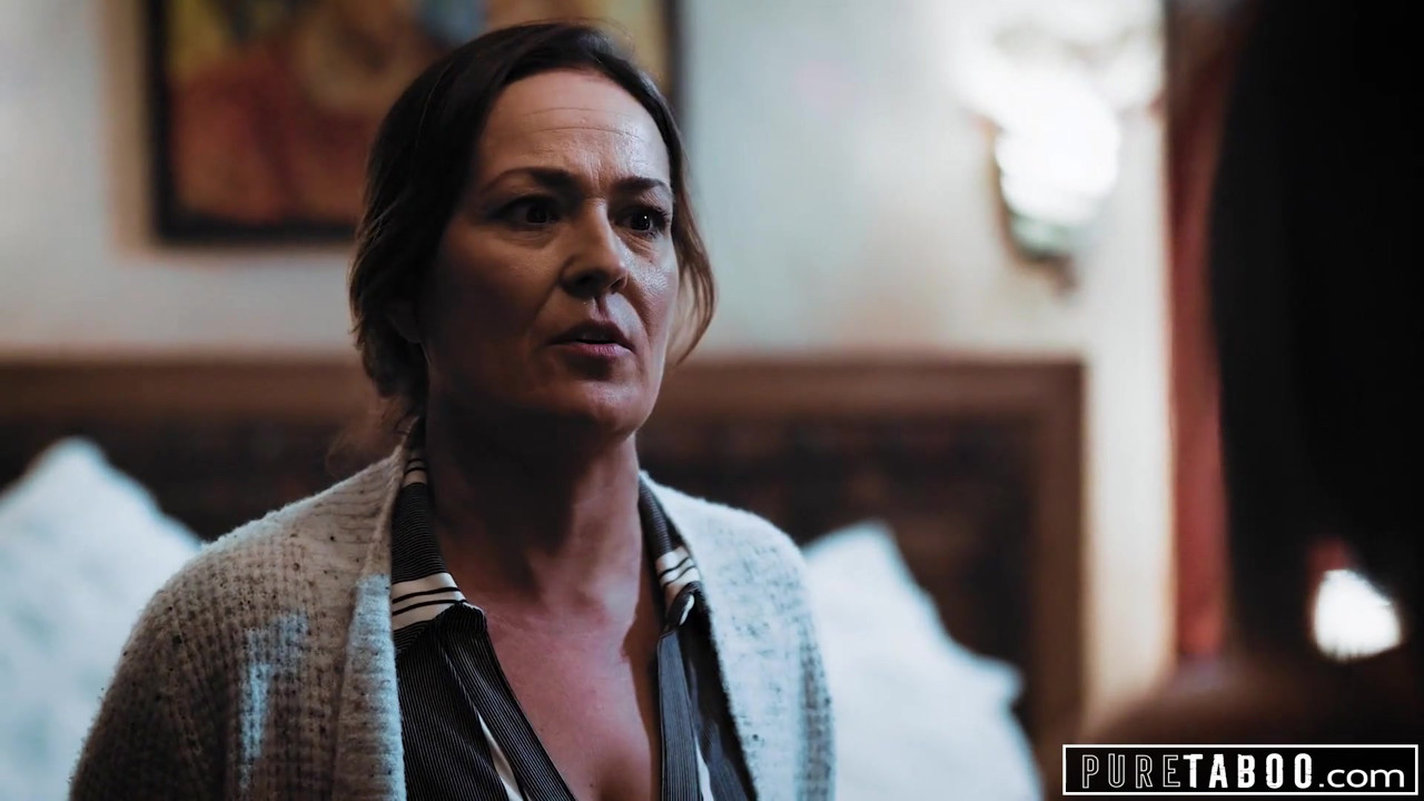 継母と継父と捕まる純粋なタブー、カイラー・クインが参加