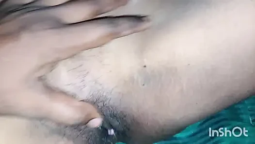 Sali ki sexy choot ko pani choda diya