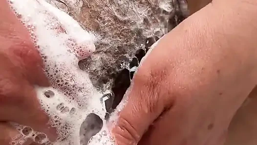 Yeni evimde amcık yıkayıcım var ve bugün deniyorum!