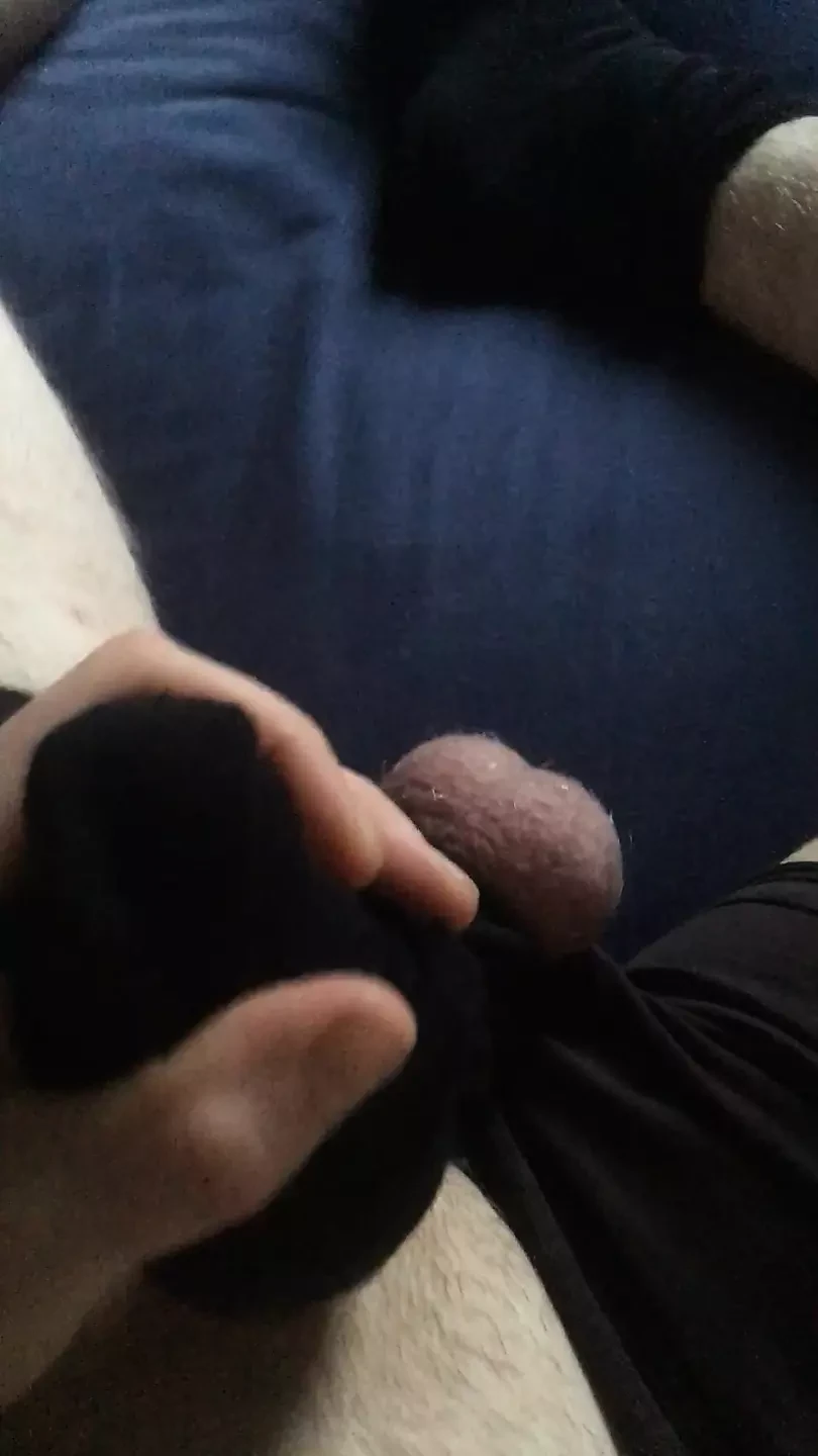 Bollar bondage och kuk med ärm och kondomstrumpbyxor knullar