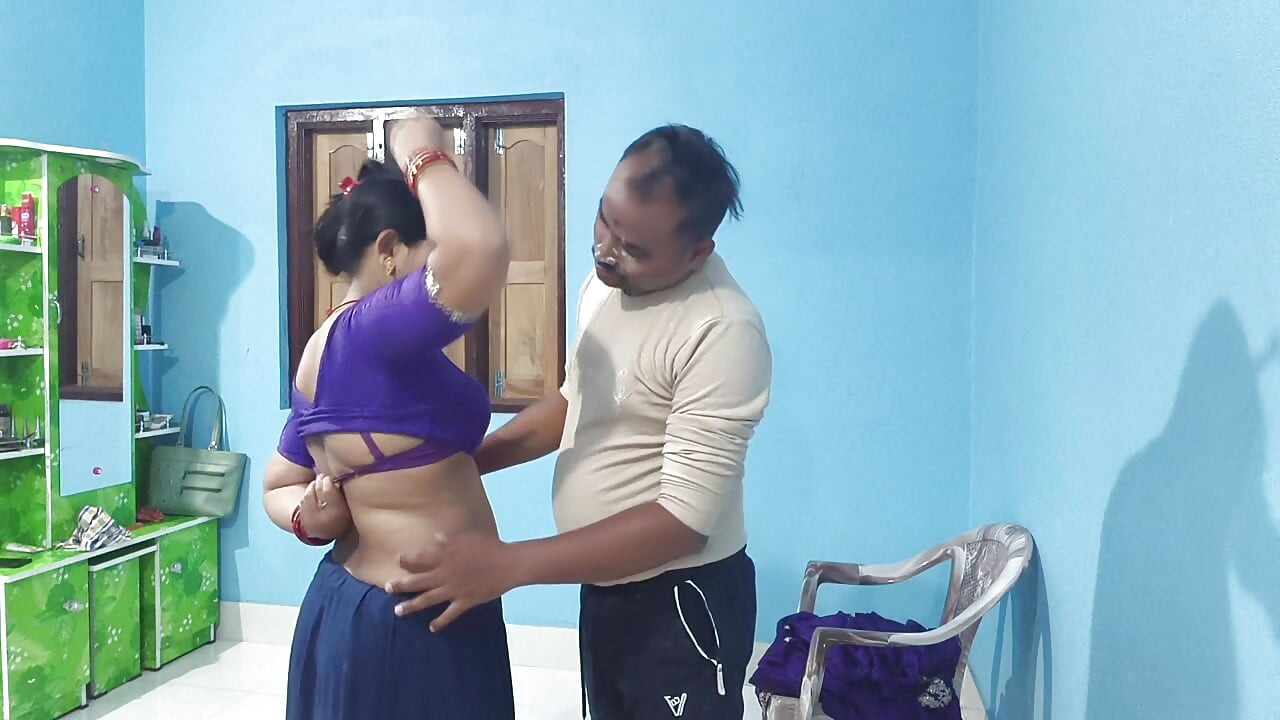 XXX INDIAN STEP MOM AND SON VIDEO, INDIAN STEP MOM AND STEPSON PLAYING IN HOME XXX DESI HINDI VIDEO