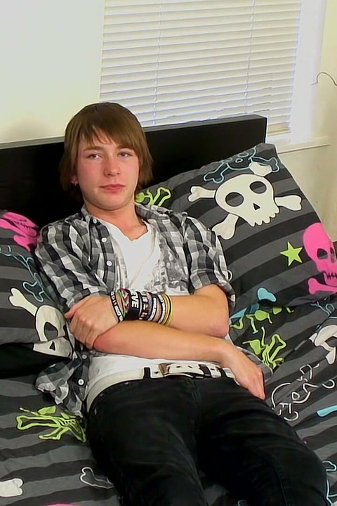 Devon Likes Some Hole Play While He Jerks It