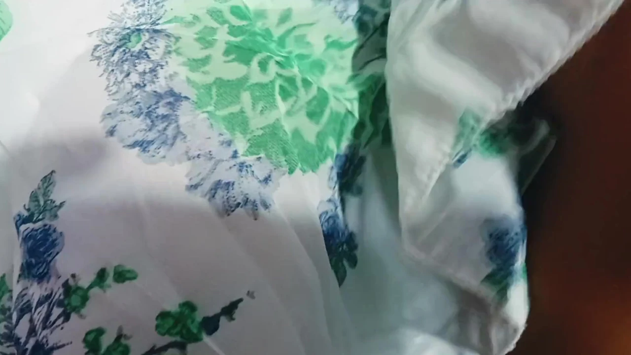 Üvey erkek kardeş seks yaptıktan sonra boşalıyor. Hintli sert seks viral video.