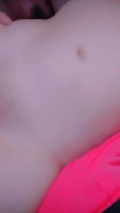 섹스에 대한 목마른 의붓여동생을 도와주는 순간 꼭 봐야 할 순간