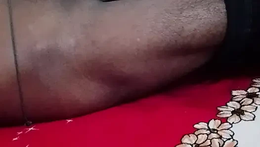 Desi betrügende ehefrau wird zum ersten mal von fremden gefickt