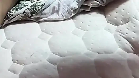 Eine marokkanische prostituierte wird von einem tunesischen mann mit einem großen schwanz in einem hotel gefickt