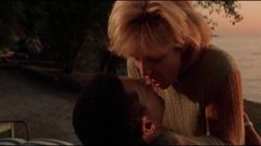 Celebridades Ellen Barkin e Laurence Fishburne cena de sexo