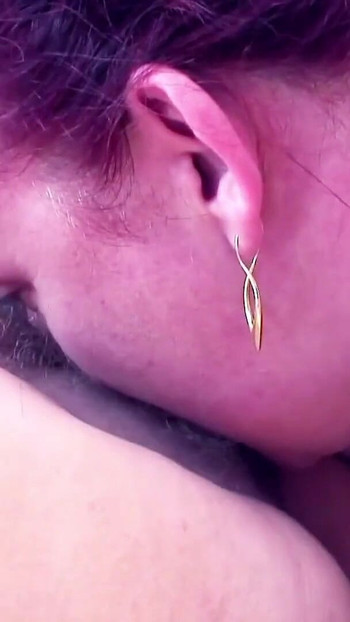 Moment iconic de la "Matura urâtă face sex lesbian cu bunicuță cu forme până la orgasm"
