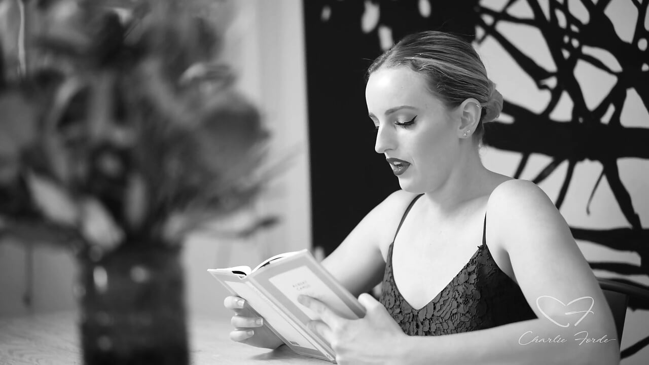 Ode to Hysterical Literature Featuring Charlie Forde, Amber Moore