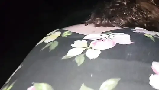 Pantatku dientot sama kontol besar pria kulit hitam di luar ruangan