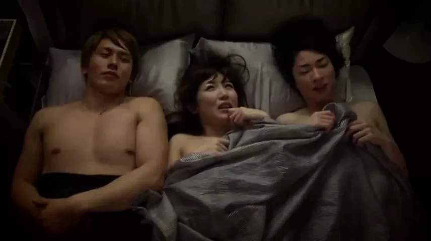 突然的三角恋淋浴