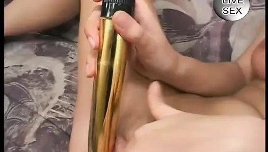 Sarışın genç kız bakış açısıyla büyük yarağı emiyor