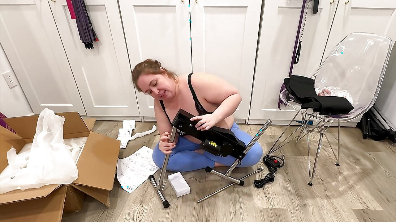 BBW MILF 1st Time Using Lovense Fuck Machine - Kinky Katie