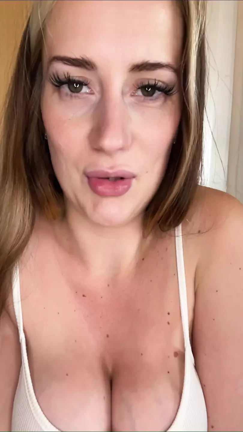 British milf seduces you when you are lonely ASMR JOI