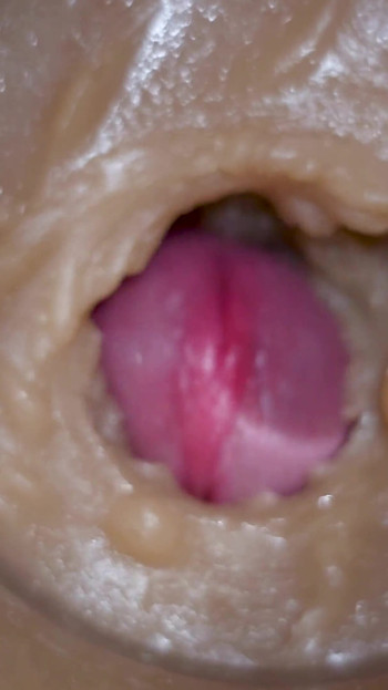 Ekstremni krupni plan! Ubrizgavanje velike doze sperme Pička igračka kamera 4K