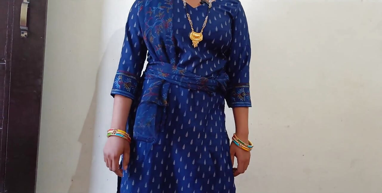 Het indisk desi by städerska var sex på dogy style i tydligt hindi ljud