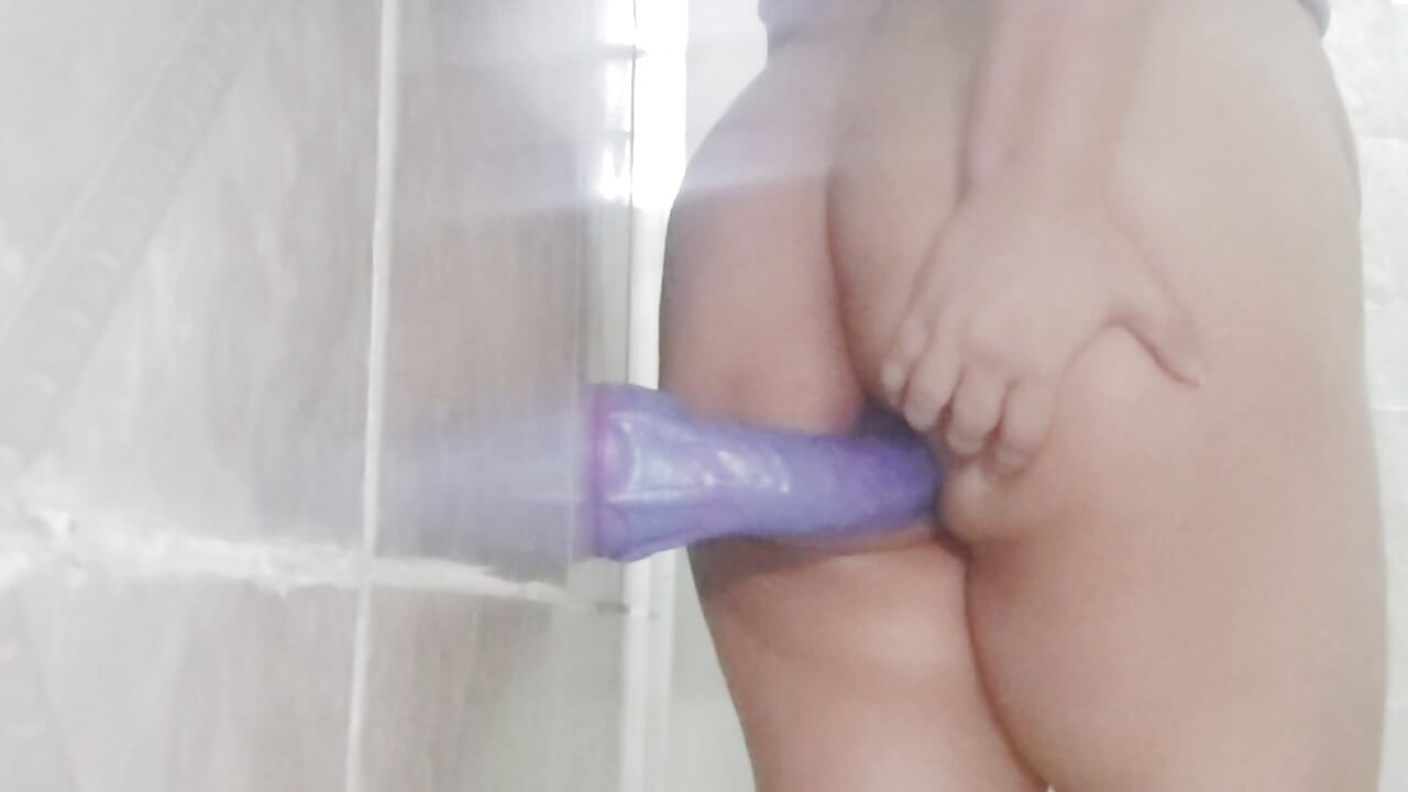 MILF Mature stepmom looks for someone to put a huge cock in her 9.1