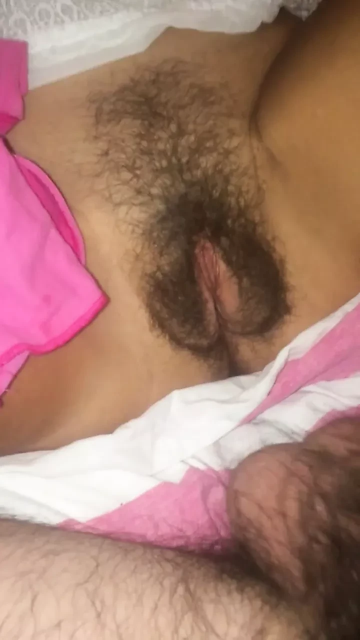 Cumming on 53 yo interbreeding milfs hairy pussy
