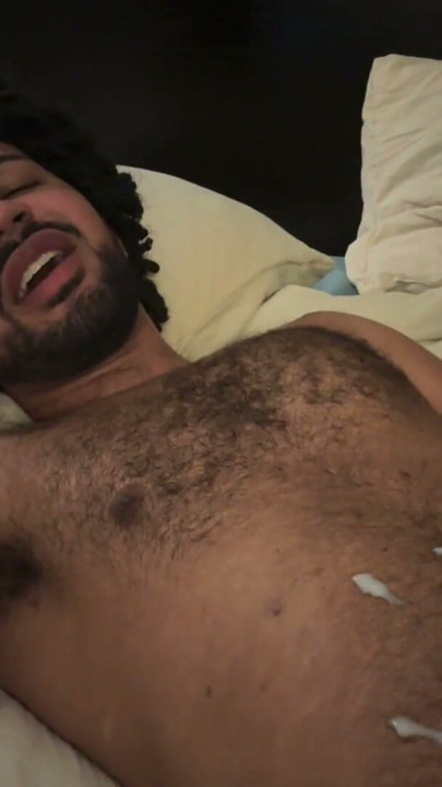 Un bon garçon caresse sa dose | Clip 2