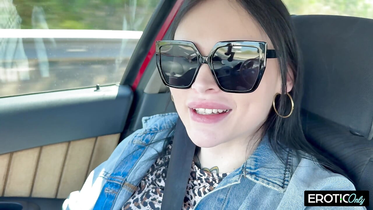 婊子猎人被饥渴的熟女荡妇狠操 - 完全角色逆转