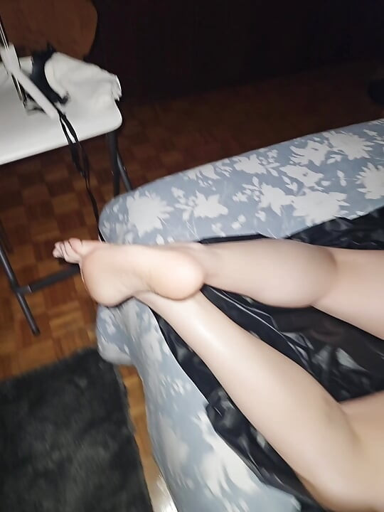 Hotblondygirl otra noche de bdsm, castigada con uso libre, azotes, flagelación, con los ojos vendados, lamer bolas mamada áspera