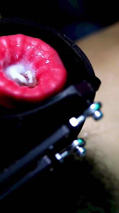 Machine for a big penis | Clip 1