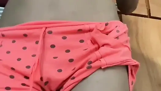 Gadis 18 tahun dengan tubuh aduhai dalam video amatir asli