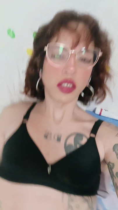 Eu gosto de mostrar minha bunda de uma prostituta trans
