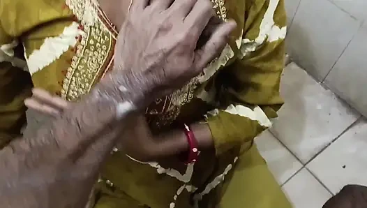 Sesi 28.kakak ipar india yang seksi ngasih kejutan masturbasi di kamar mandi - seks roleplay hot india"