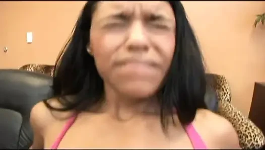 Pria dewasa ngentot sama gadis remaja kulit hitam yang hot