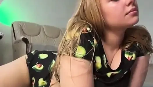 Раздвинула великолепную киску с Jucielussie