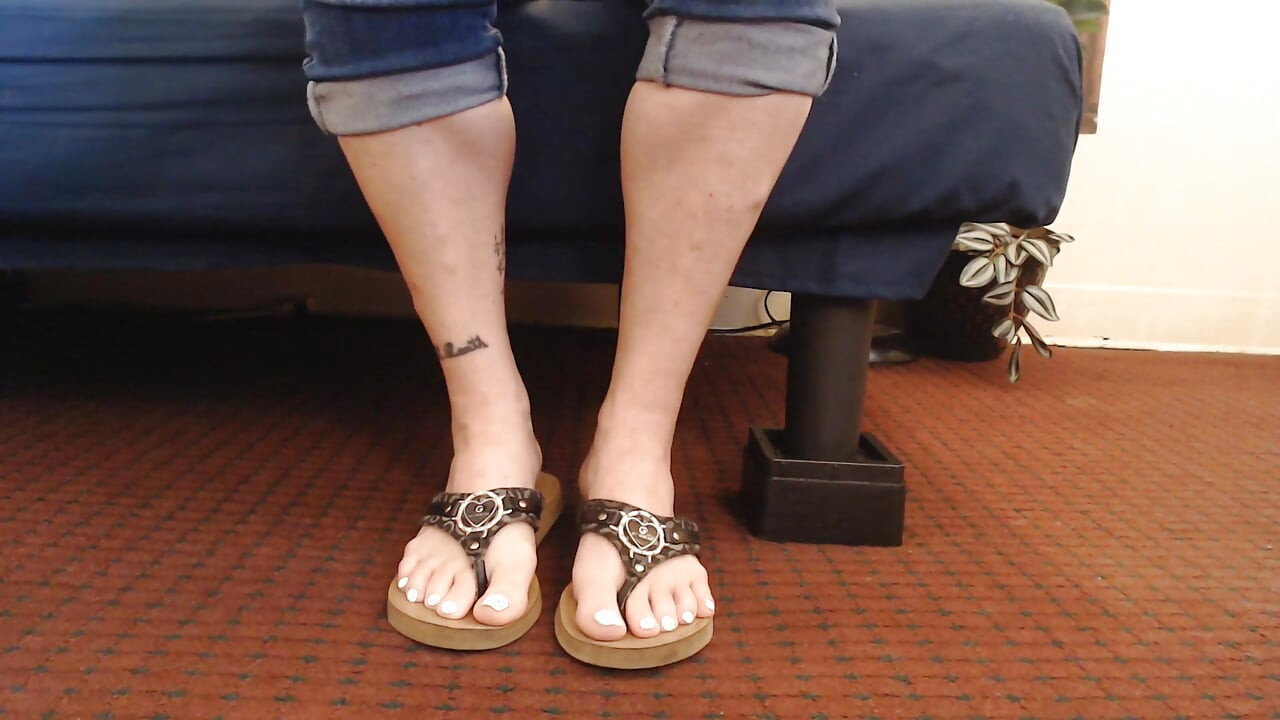 White Toenails Flutter Flip Flops