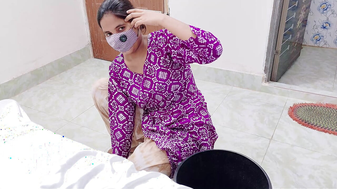Unsatisfied Shila bhabhi gives her best fuck to the house owner for something extra xxx