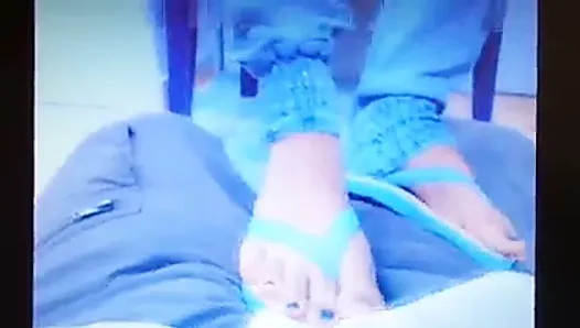 切断された看護師の足コキ