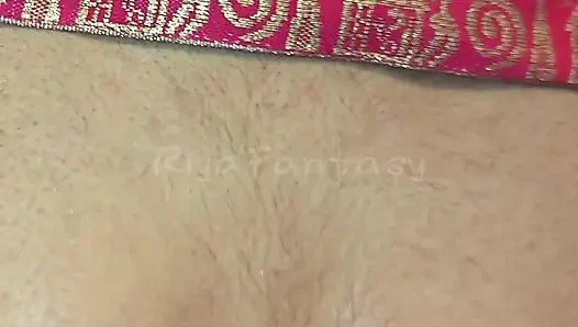 Riya lagi asik masturbasi posisi reverse cowgirl dan memeknya bagian 41