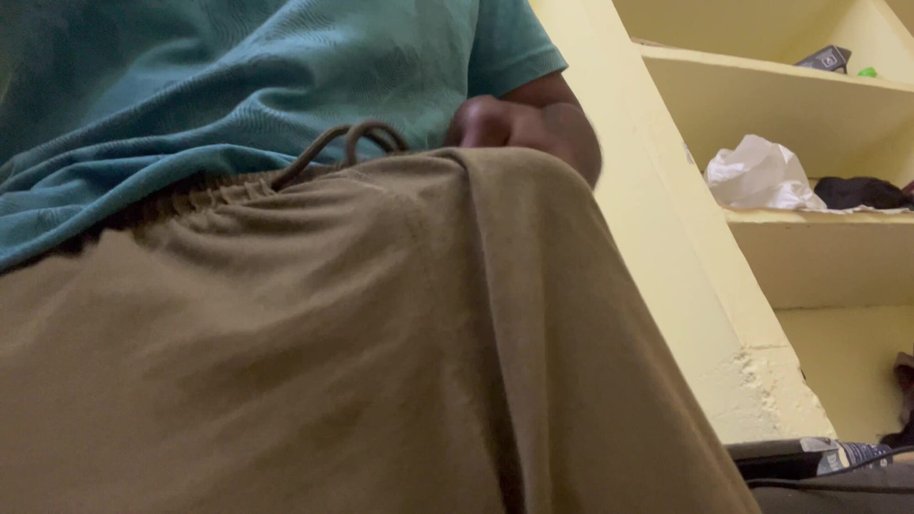 Remove pant and show black dick