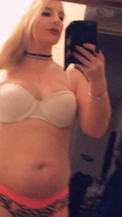 Blondegirliie