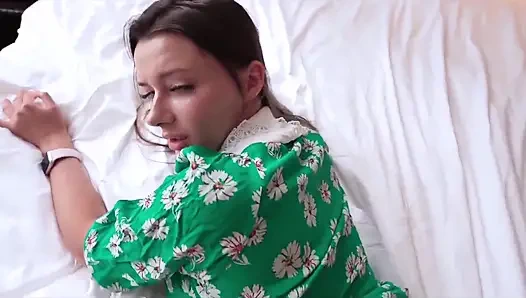 Просить сводного братца помочь с обнаженными для моего бойфренда закончилась спермой на моем лице