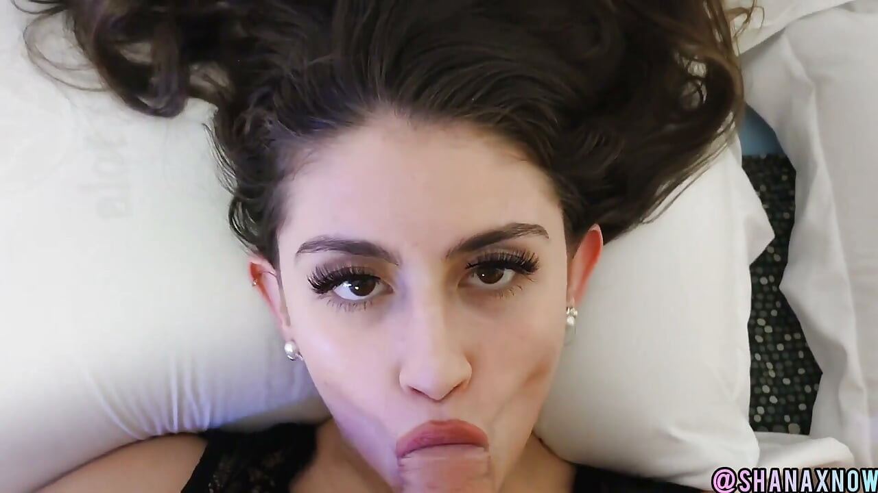 Schönheit teen blowjob sperma im mund schlucken