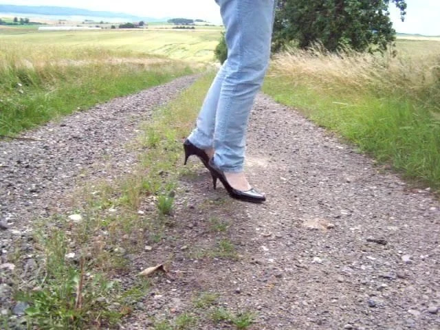 Heels, nude feet outdoor