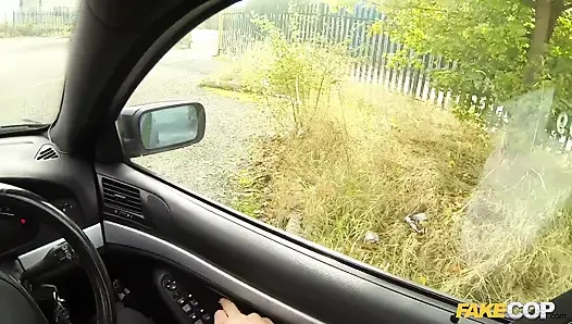 Fake cop - heiße radfahrerin mit dicken titten und süßem arsch nimmt eine große ladung