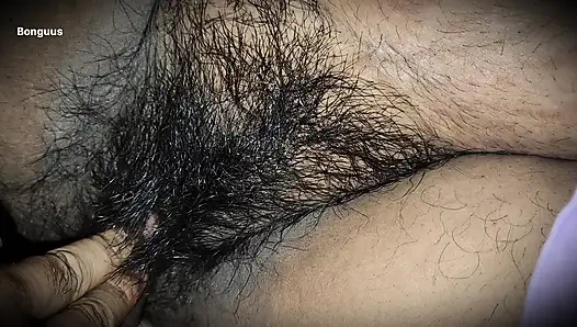 Bhabhi ke sath Soya toh bhabhi ne Raat ko lund pakad liya