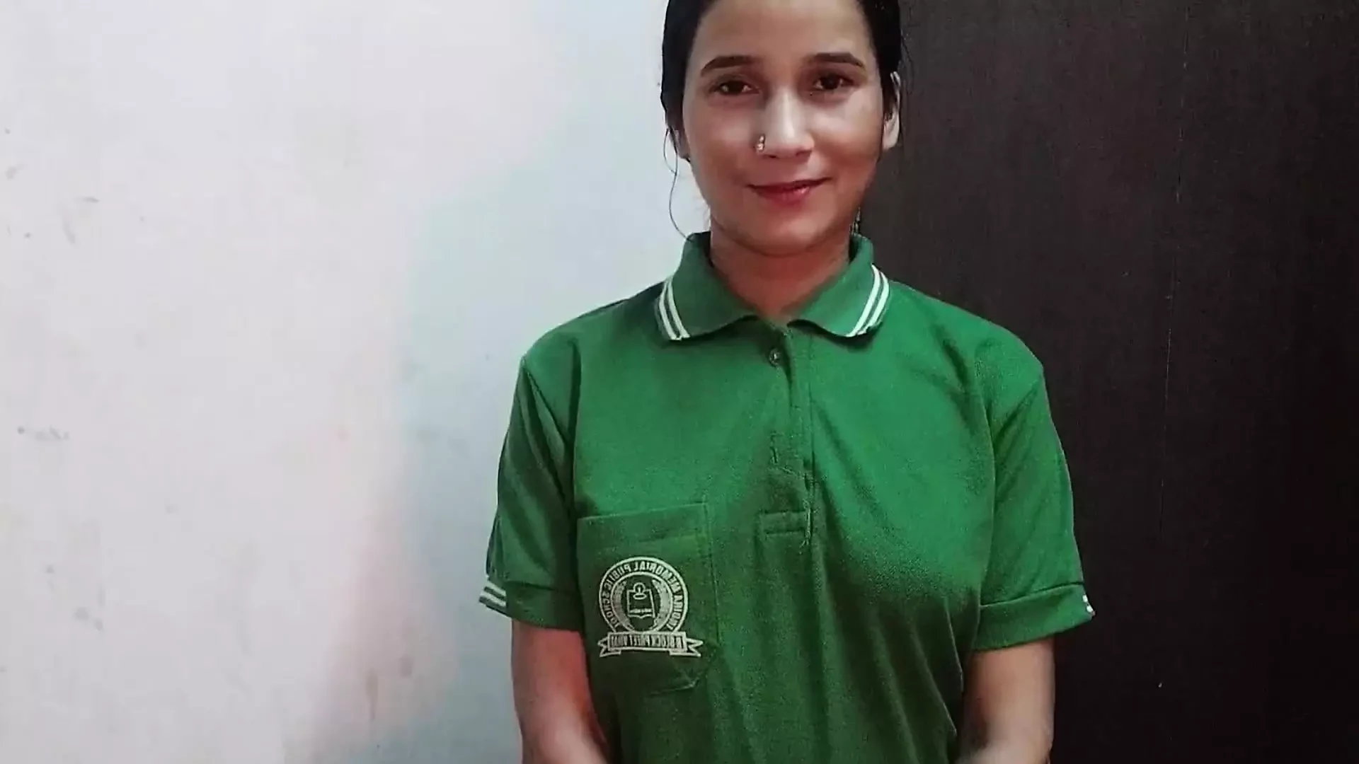 School girl ko gandi video dikha kar pel diya