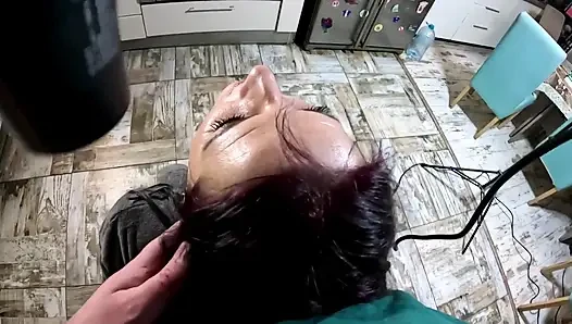 Tante seksi dengan rambut aduhai lagi asik nyepong kontol sampai dicrot di dalam