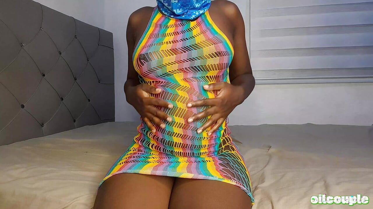 Stepdaughter gave stepdad some good hand job