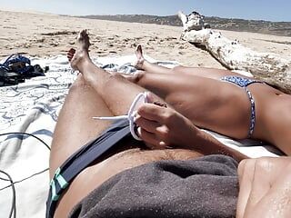 Pušenje kurca na nudističkoj plaži...