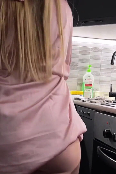 Si Dia Goreng Telur, Dan Saya GorengNya