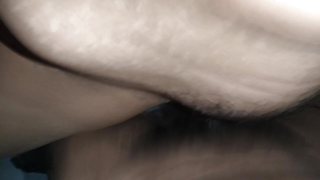 德西嫂子的骚穴被玩