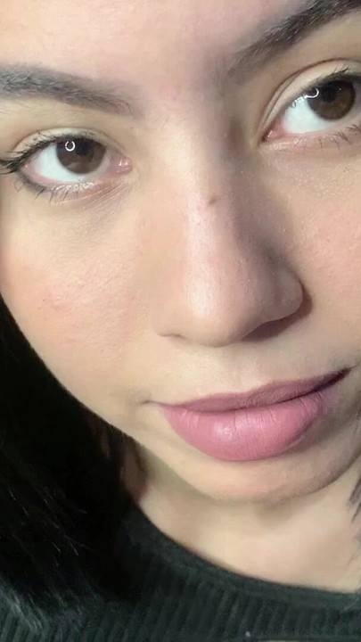 Spektakularan trenutak iz "Seksi 18-godišnja amaterska Latina djevojka prima spermu u usta POV"