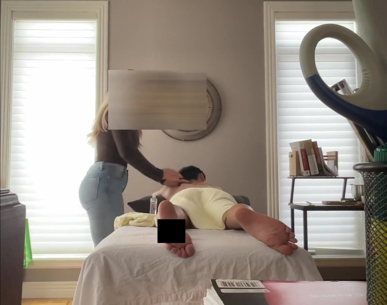 正统的frenchxrussian实习生rmt被巨大的亚洲鸡巴勾引 第一次约会